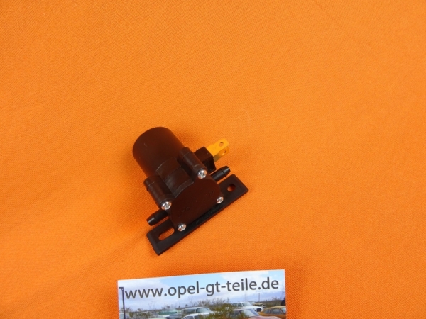 Pump for wiper water